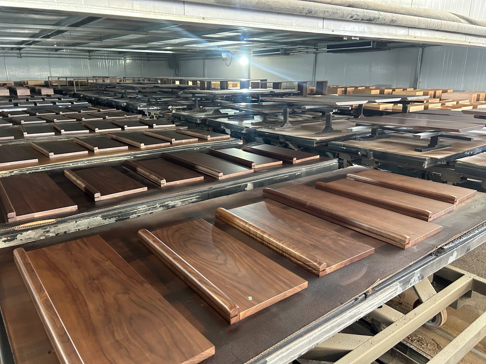 Multi-layer protective lacquering and coating line